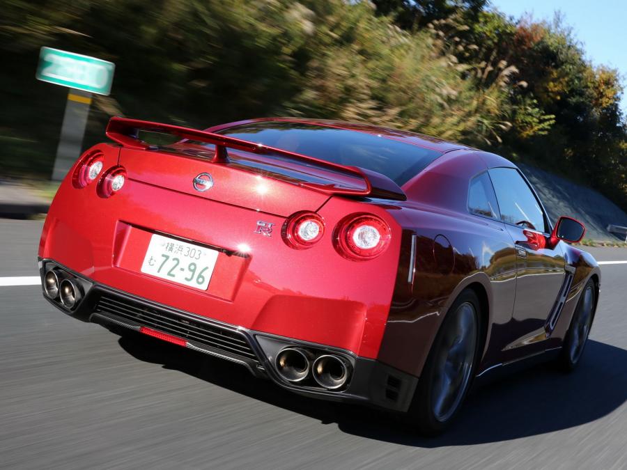  Nissan GT-R 2013 года  (JP) (фото 9 из 16)